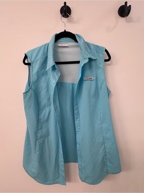 Columbia Women's Light Aqua Sleeveless Button-Down Shirt